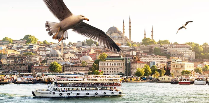 Bosphorus tour in Istanbul in fall