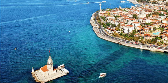 اوسکودار، در ساحل بسفر، یکی از مهم ترین آبراه های طبیعی در جهان، یکی از با ارزش ترین محله های استانبول است.